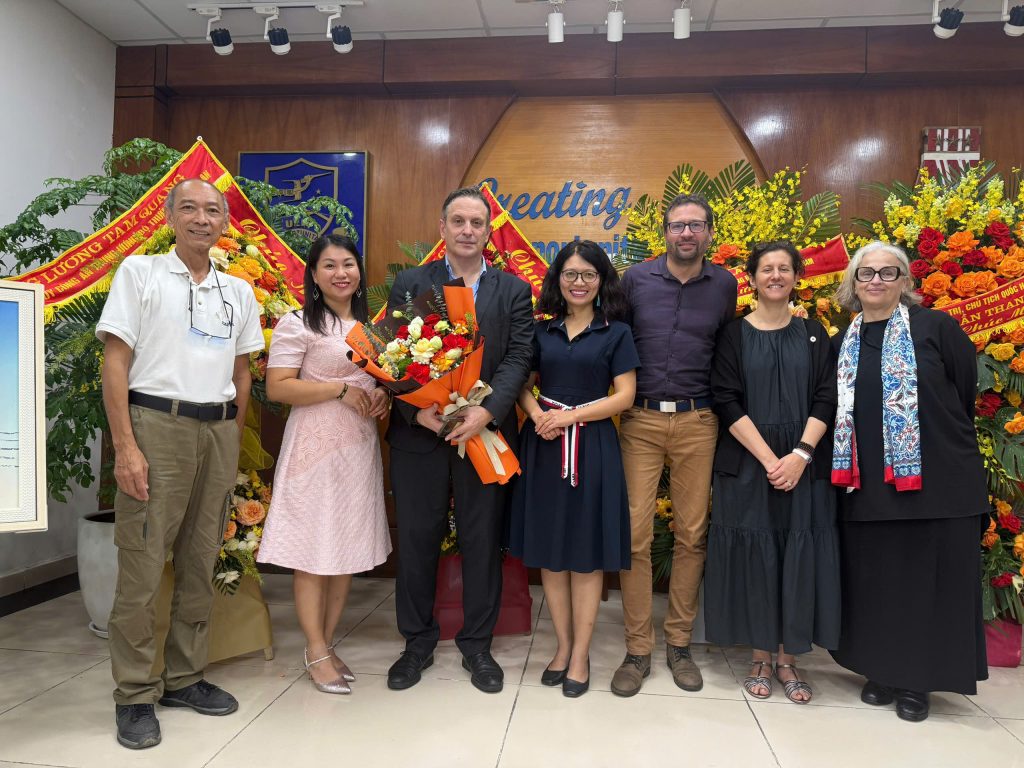 2535110308936600621 (4)