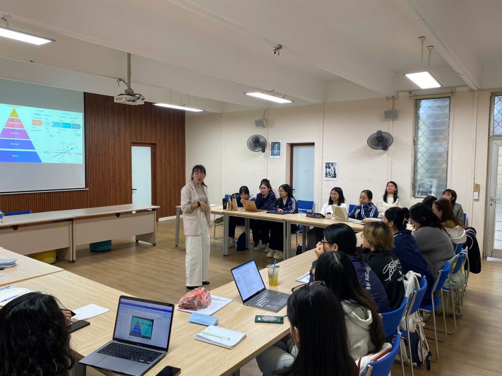 43704226722135598326